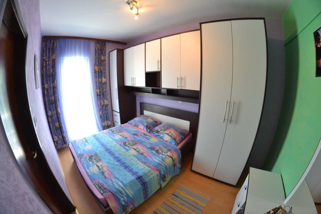 Apartmani Jenny I Tania Lopar Exteriör bild