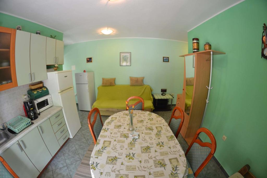 Apartmani Jenny I Tania Lopar Exteriör bild