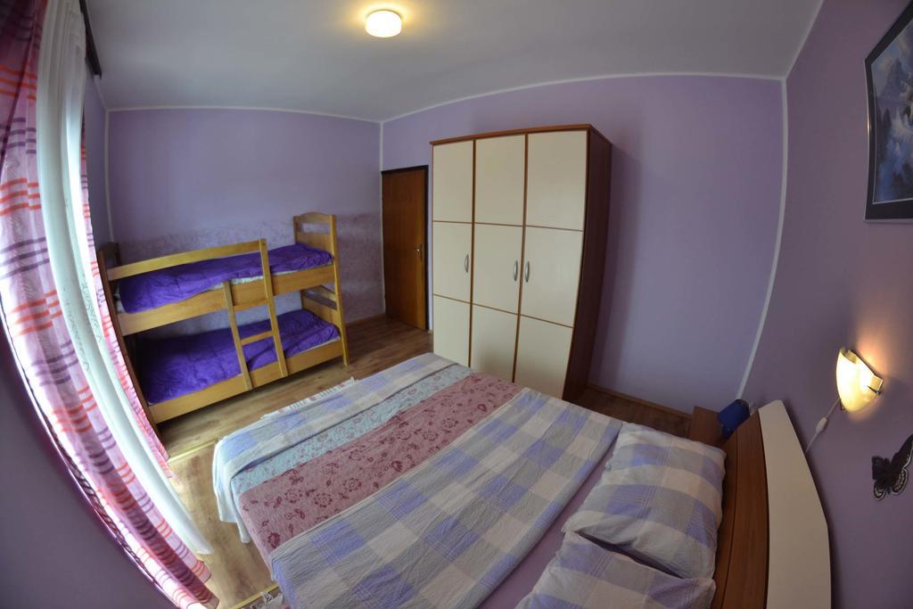 Apartmani Jenny I Tania Lopar Exteriör bild